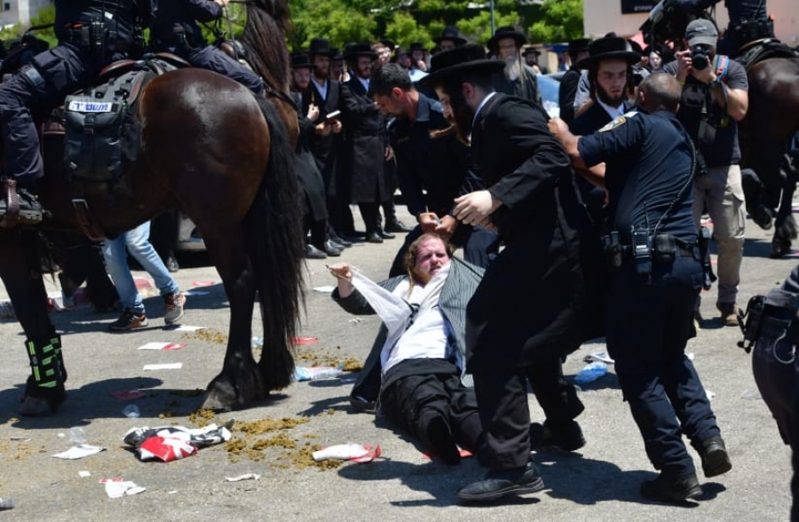 Χάος στο Ισραήλ - Δεκάδες υπερορθόδοξοι Εβραίοι εισέβαλαν σε στρατολογικό γραφείο