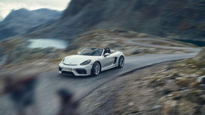 Ακόμα ταχύτερες οι νέες Porsche 718 Cayman και Boxster GT4