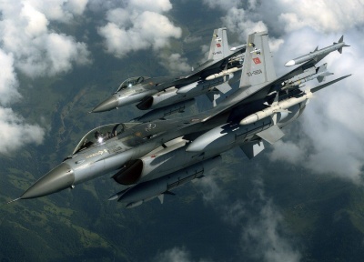 Πέντε τουρκικά αεροσκάφη προέβησαν και σε τρεις παραβάσεις του ελληνικού FIR