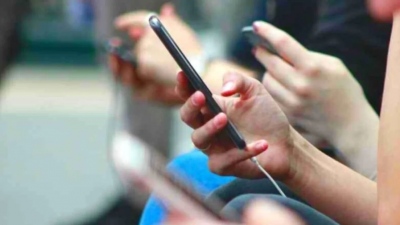 Το Λος Άντζελες θα απαγορεύσει τη χρήση κινητών τηλεφώνων στα σχολεία