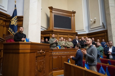 Χάος στην Ουκρανία – «Μίλα τώρα με Ρωσία και φύγε» λένε στον πανικόβλητο Zelensky κυβερνητικοί βουλευτές –  Δύο τα σχέδια Trump