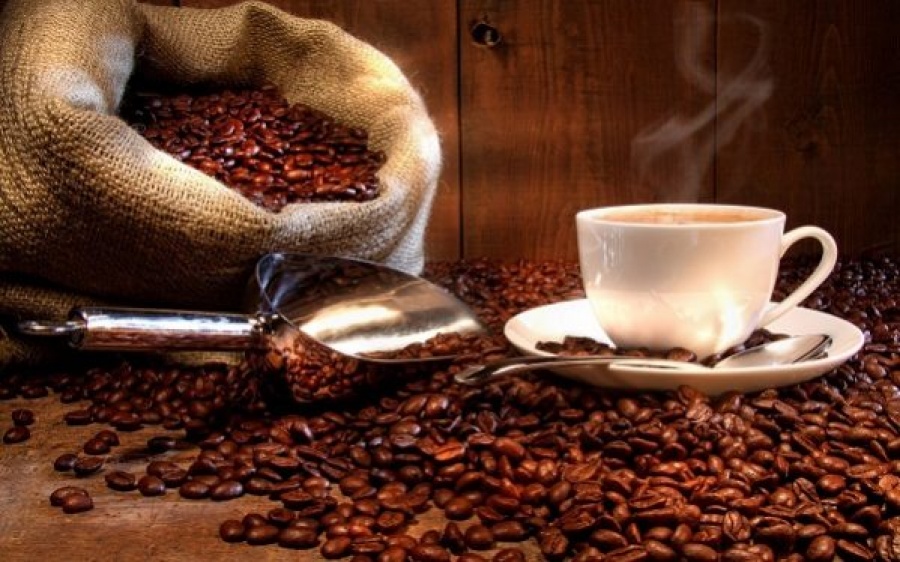Στο ράφι 2.500 χιλιάδες τόνοι καφέ λόγω κορωνοιού, xάθηκε τζίρος 700 εκατ. ευρώ