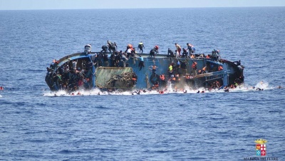 Φόβοι για δεκάδες νεκρούς πρόσφυγες σε ναυάγιο ανοικτά της Λιβύης