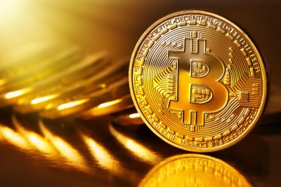 «Βουτιά» άνω του 11% για το bitcoin - Στα 10.000 από 20.000 δολ. τον Δεκέμβριο 2017