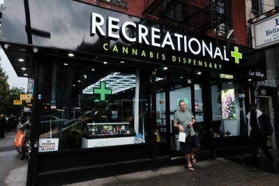 Η Νέα Υόρκη κλείνει 3.000 παράνομα καταστήματα πώλησης μαριχουάνας
