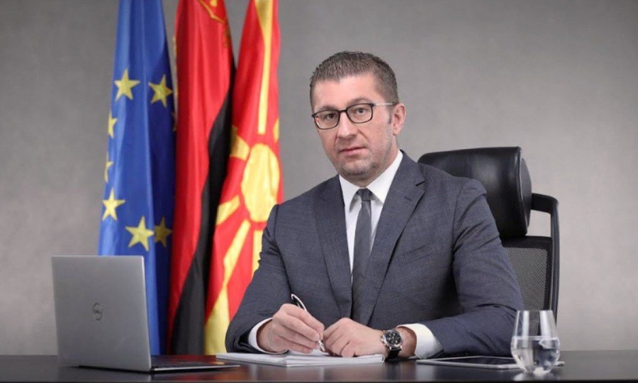 Πήρε ψήφο εμπιστοσύνης ο Mickoski - «Επαίσχυντη» η συμφωνία, αλλά ορκίστηκε πρωθυπουργός της «Βόρειας Μακεδονίας»