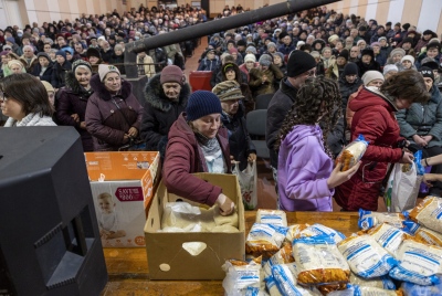 Σε πανικό οι ουκρανικές ΜΚΟ μετά το πάγωμα της ανθρωπιστικής βοήθειας από τον Trump