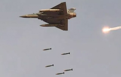 Πακιστάν: Αεροσκάφος της Πολεμικής Αεροπορίας της Ινδίας αναχαιτίστηκε στο Κασμίρ