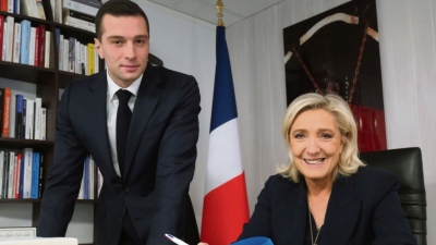 Γαλλία: Η προοπτική της εξουσίας φέρνει αλλαγή στις θέσεις της Le Pen για Ρωσία και ΝΑΤΟ