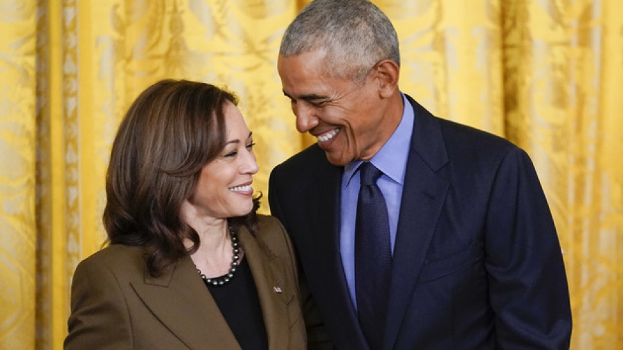 Το ζεύγος Obama στηρίζει Harris: Θα είναι φανταστική πρόεδρος των ΗΠΑ - Το... βίντεο με την τηλεφωνική επικοινωνία τους
