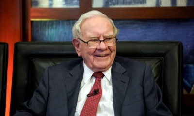 Σιγή ασυρμάτου από Buffett στο ερώτημα γιατί πουλά μετοχές και διατηρεί θηριώδη ρευστότητα 334 δισ. δολ.- Βλέπει «φούσκα» στις αγορές;