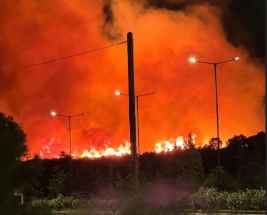 Συναγερμός στην Πυροσβεστική - Ξέσπασε μεγάλη φωτιά στην Κερατέα