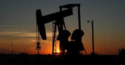 Ανεκόπη το ανοδικό σερί στο πετρέλαιο – Πτώση 0,3% στο Brent, έκλεισε στα 85 δολάρια