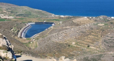 Σε αναβρασμό η Νάξος εξαιτίας της ξηρασίας - Οι λύσεις που υπόσχονται ΑΠΕ και αντλησιοταμίευση