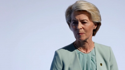 Von der Leyen (Κομισιόν): Οι Ευρωπαίοι έδειξαν από το Παρίσι ότι η Ουκρανία αξίζει την «ειρήνη μέσω της ισχύος»