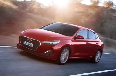 Το Hyundai i30 Fastback ξεκινά από 17.650 ευρώ