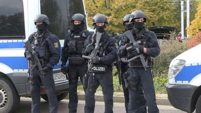 Περίεργη υπόθεση κατασκοπείας στη Γερμανία – Συνελήφθησαν τρεις άνδρες για την παρακολούθηση Ουκρανού