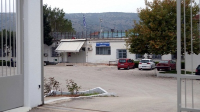 Φυλακές Ιωαννίνων: Σε διαθεσιμότητα ο αστυνομικός που διακινούσε ναρκωτικά, χρήματα και κινητά