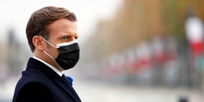 Γαλλία: Ο Macron εξακολουθεί να παρουσιάζει συμπτώματα κορωνοϊού
