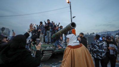 Διαμελίζουν... τη Συρία που πορεύεται στο άγνωστο -  Ασφαλείς οι ρωσικές βάσεις - Εισβολή Ισραήλ στα Υψίπεδα του Gollan - Επιθέσεις ΗΠΑ σε ISIS