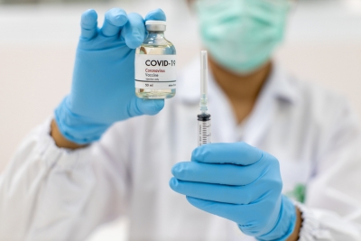 Γιατί μολύνονται από κορωνοϊό και οι εμβολιασμένοι; - Οι επιστήμονες απαντούν