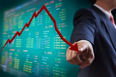 Νέο sell off  σε τράπεζες και FTSE 25 έως -9% στο ΧΑ -5,08% στις 564 μον. – Με lockdown ορατές οι 480 μον.