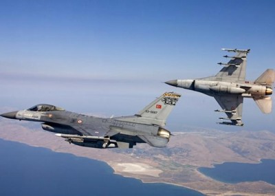 Ζεύγος τουρκικών F-16 πέταξε πάνω από τις Οινούσσες
