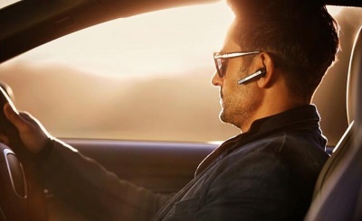 Είναι το hands free παράνομο στην διάρκεια της οδήγησης;