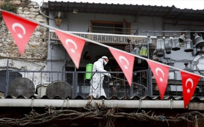 Πάνω από 33.000 τα ημερήσια κρούσματα στην Τουρκία