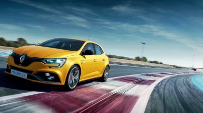 Το νέο Renault Megane R.S. Trophy… τα έχει 300!