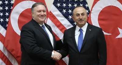 Εποικοδομητική η συνάντηση Pompeo – Cavusoglu στη Σιγκαπούρη – Στόχος η εκτόνωση της διπλωματικής κρίσης ΗΠΑ – Τουρκίας