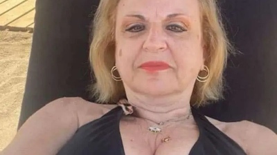 Χαμός με φωτογραφία της Ματίνας Παγώνη με απоκαλυπτıκό μαγιό - Την υπερασπίζεται η Έλενα Ακρίτα για τα σεξιστικά σχόλια