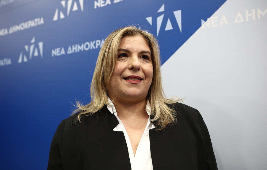 ΚΟΥΙΖ: Ποιο σημερινό υπουργικό στέλεχος θέλει να «φάει» την Μαρία Συρεγγέλα από την γραμματεία της ΝΔ;