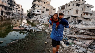 Το Ισραήλ σφυροκοπά τη νότια Γάζα καθώς οι άμαχοι Παλαιστίνιοι εγκαταλείπουν την περιοχή