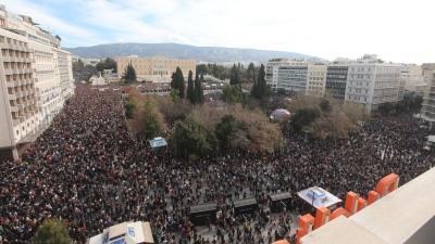 Στους δρόμους κατεβαίνει το 60% των πολιτών - Καταπέλτης ο Σαμαράς για τα Τέμπη: Δεν νοείται η κυβέρνηση να αντιδικεί με τους συγγενείς