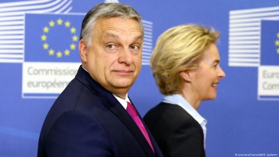 H Von der Leyen στηρίζει την αντιπρόεδρο Jourova στη διαμάχη με τον Orban