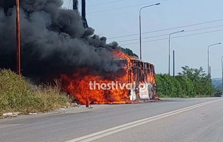 «Λαμπάδιασε» λεωφορείο των ΚΤΕΛ Θεσσσαλονίκης - Σώοι οι επιβάτες (video)