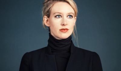 Σκάνδαλο Theranos: Φυλάκιση 11 χρόνων και αποζημίωση 452 εκατ. δολ. στα θύματα επέβαλε στην Elisabeth Holmes το δικαστήριο