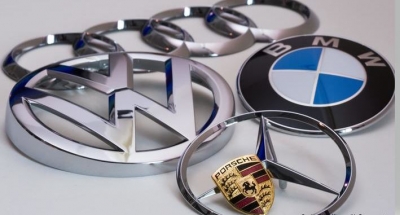 Πέλεκυς Κομισιόν για γερμανικό καρτέλ: Πρόστιμα 875 εκατ. ευρώ σε BMW, Daimler, Volkswagen