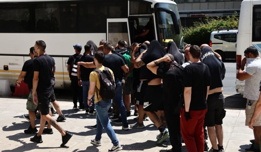 Ποινική δίωξη για τους 74 συλληφθέντες στη συμπλοκή έξω από το γήπεδο του Παναθηναϊκού – Μυστήριο με τα κίνητρα