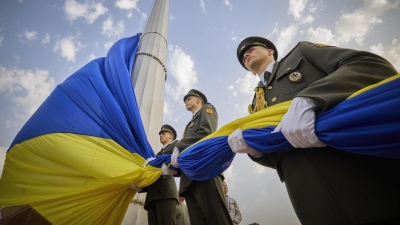 Πρωτοφανής εξέλιξη - Οι διεφθαρμένοι Ουκρανοί στέλνουν στην πρώτη γραμμή ιερείς με όπλα για να πολεμήσουν