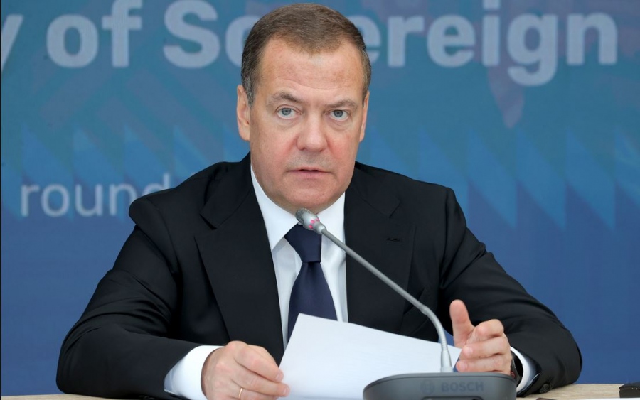 Μήνυμα Medvedev σε Κίεβο: Προλαβαίνετε, αποδεχθείτε την πρόταση Putin – Θα είναι χειρότερα μετά