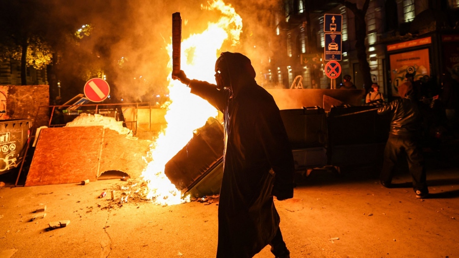 Στήνουν νέο Maidan στη Γεωργία: Οι «Onizhedeti» έχουν ήδη στρατολογηθεί, το επόμενο στάδιο είναι ελεύθεροι σκοπευτές