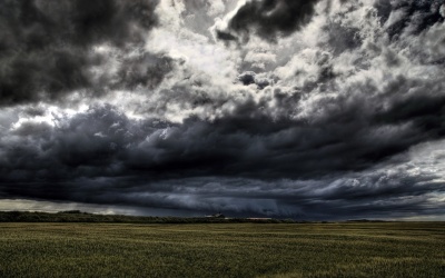 Μαύρα σύννεφα σκιάζουν τα σχέδια καθαρής εξόδου από τα μνημόνια και «άνετων» stress tests – Αυξάνεται το ρίσκο