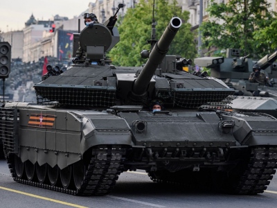 Ενώ 49 αμερικανικά Abrams και Γερμανικά Leopard αποδείχθηκαν παλιοσίδερα και οι Ρώσοι έχασαν 100 τανκ T-90