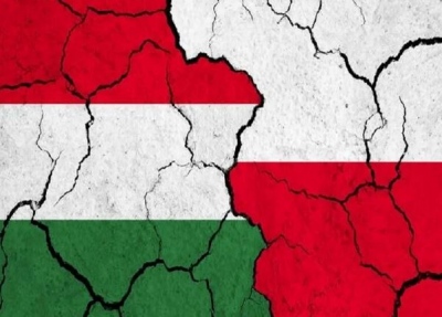 Στα άκρα η κόντρα Πολωνίας - Ουγγαρίας για την Ουκρανία - Τα ψέματα του Πολωνού Sikorski