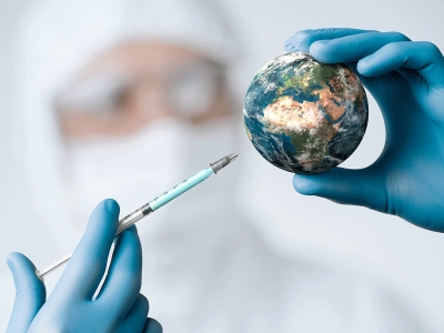 Νέα βρετανική έρευνα: Εξασθενούν τα εμβόλια στους έξι μήνες - Οι επόμενες κινήσεις των φαρμακοβιομηχανιών