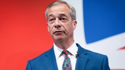 Farage (Reform UK): Σκληρή καταστολή για τους δεξιούς πολίτες από την Αστυνομία, ενώ χάιδευε τους ταραξίες του Black Lives Matter