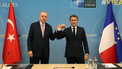 Το 45λεπτο... ξεκαθάρισμα Macron με Erdogan: «Προχωράμε μαζί σε Συρία και Λιβύη»