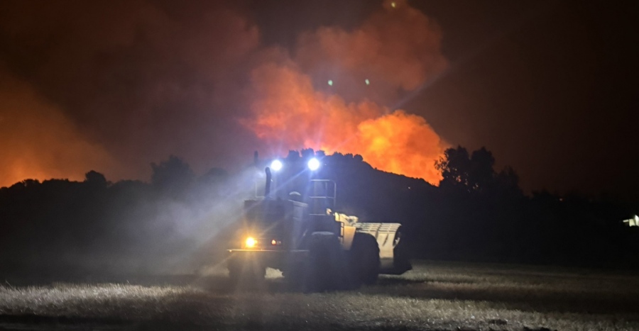 Ολονύχτια μάχη με τη φωτιά σε Χίο και Κω – Εκκένωση σπιτιών, 6 τραυματίες
